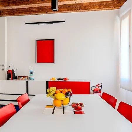 Mondrian E Monet 100m Dalla Biennale 威尼斯