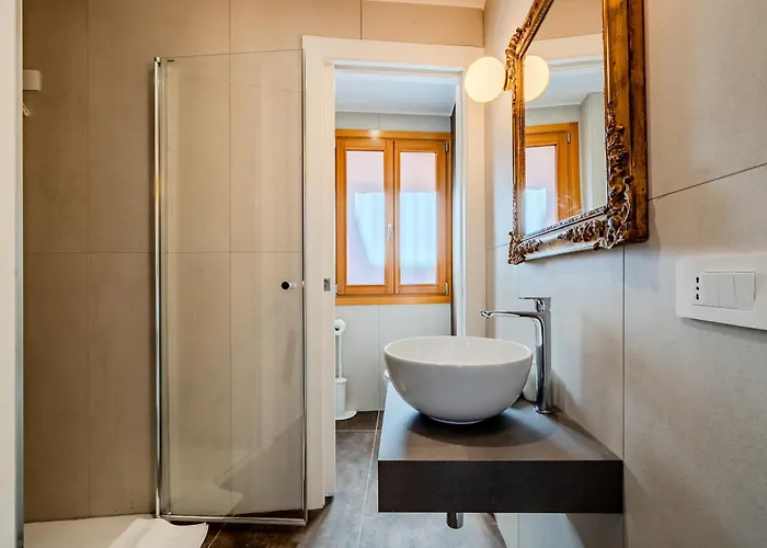 Mondrian E Monet 100m Dalla Biennale Appartement