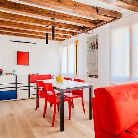 Mondrian E Monet 100m Dalla Biennale *