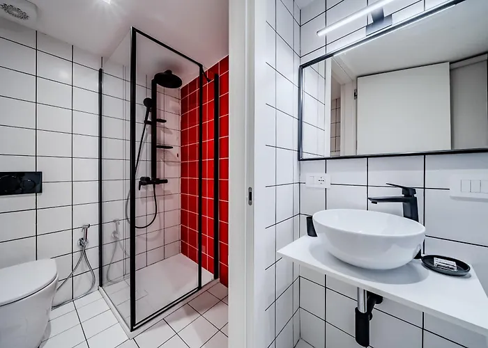 Mondrian E Monet 100m Dalla Biennale