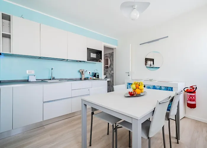 Mondrian E Monet 100m Dalla Biennale * Venedig