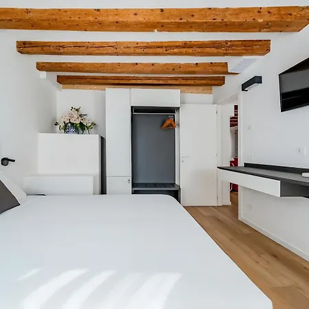 Mondrian E Monet 100m Dalla Biennale Appartement
